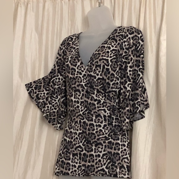 VENUS Leopard 🐆 Animal Print surplice cold shoulder top NEW - Picture 3 of 11